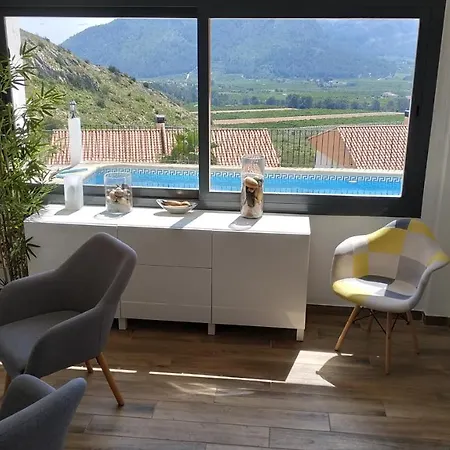 Elena Villa